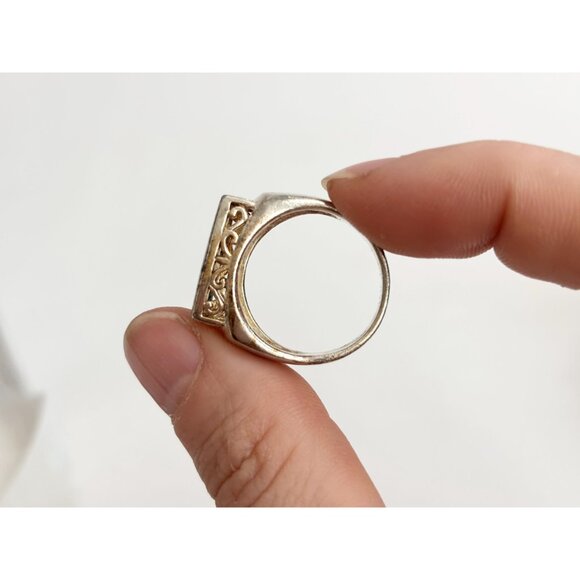 Mother of Pearl Sterling Silver Vintage Cabochon Minimalist Ring - sz 8.25 - Picture 8 of 10